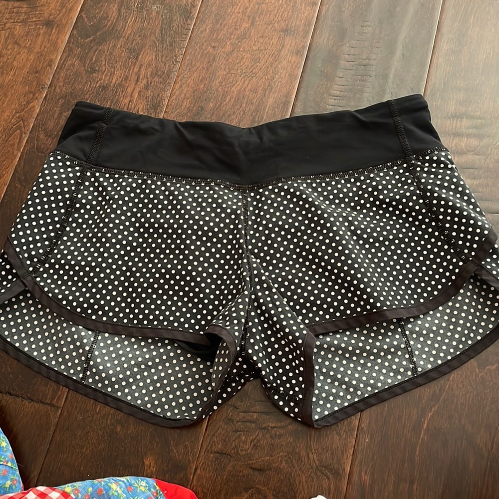 Lululemon Speed Up black & white polka dot 4